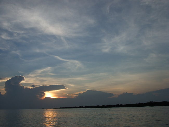 とってもキレイな夕日でした。<br />しばらくぼーっと眺めてしまいました。<br />ホントに来てよかった。。