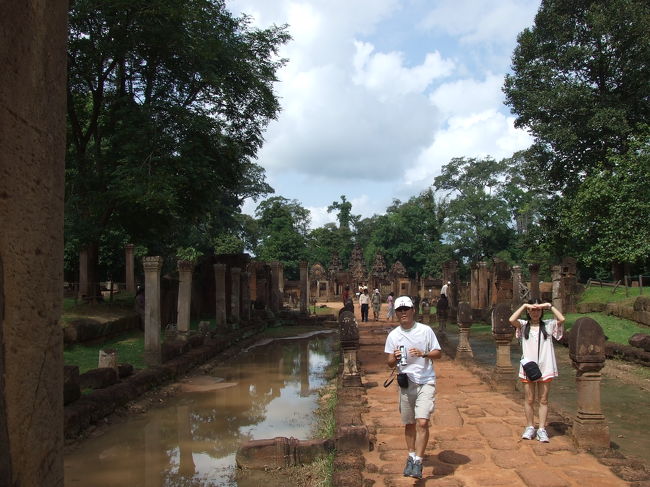 腹ごしらえも終わって一息ついたら、また出発です。<br />この日はバンテアイ･スレイに行きました。