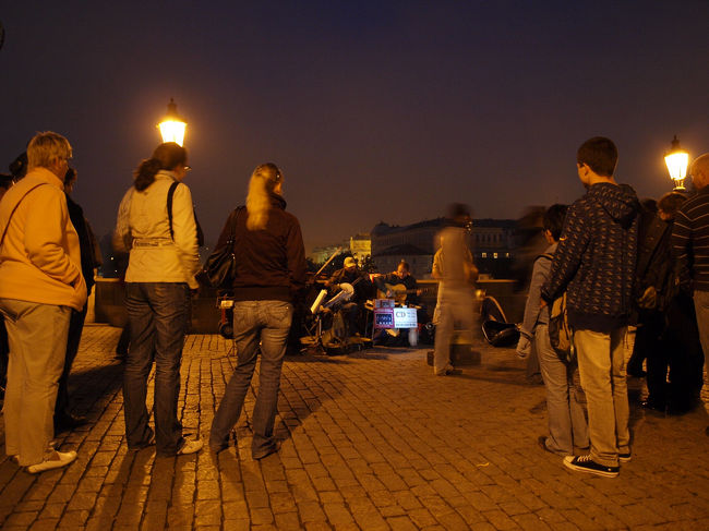 ジャズの演奏をしていました。<br />