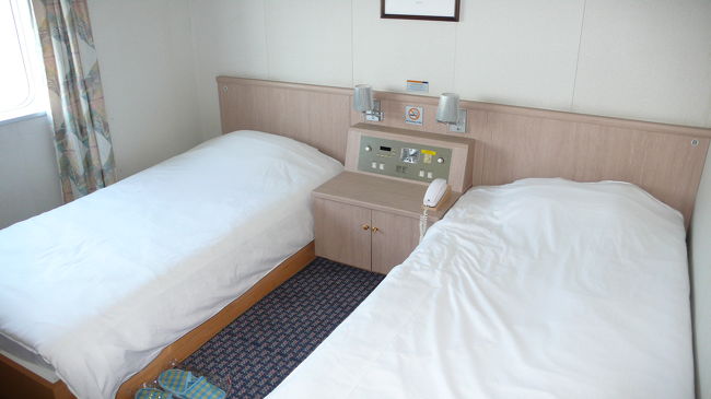 ツインベッドです。<br />普通でしょう。<br />