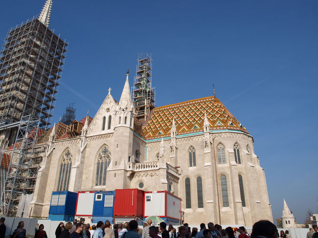 マーチャーシュ教会は工事中でした。