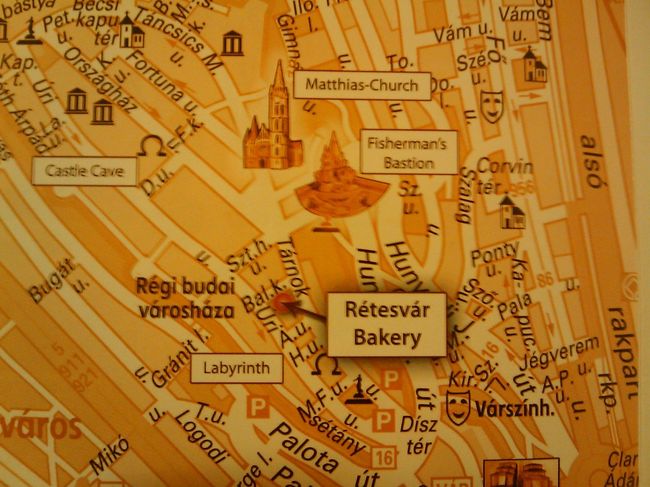 友人に紹介したいと思ったものの、路地にあってなかなかわかりにくかったので、Retesvar Bakeryのチラシをもらいました。