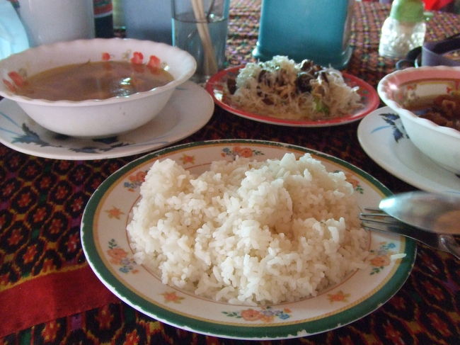 この日のお昼ご飯は、チュンと一緒に食べました。<br />簡単なクメール語とか教えてもらったりして楽しかったっす〜♪