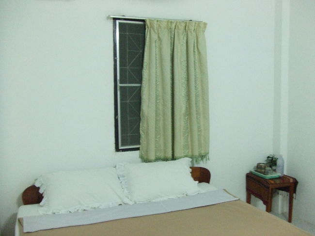 明日ゆっくり買い物しようってことで、今日は早めに切り上げてきました。部屋に帰ってきて、いつもの洗濯とシャワーを済ませて、部屋でごろごろしました〜♪外ではまだバクチクがなってますが（＾＾；）