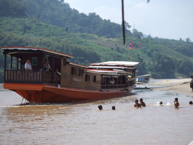 これがスローボートです。スピードボートに比べると、かなり大きく見えますね！