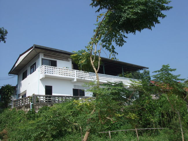 GHの裏側へ来てみました。