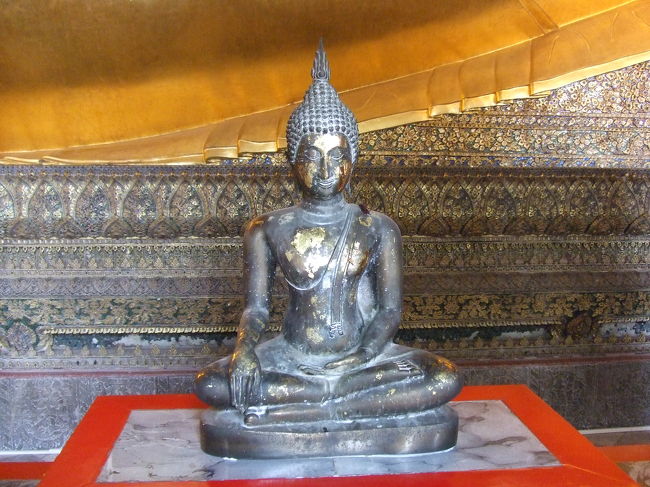 中にはこんな仏像もありました。