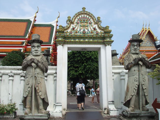 涅槃仏の建物を出ました。ここは他にもたくさんの仏像や建物など見所満載ですね！<br />この像、なかなかかわいらしいじゃないすか？