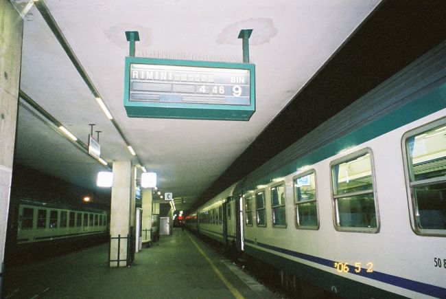 4:46ボローニャ中央駅発リミニ駅行き列車<br />