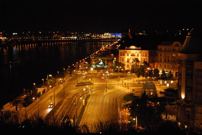 ゲッレールトホテル前です。