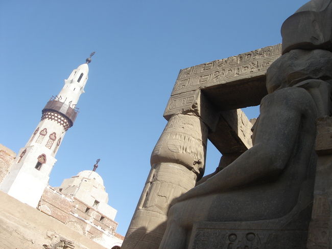モスクを見るラムセス?世。