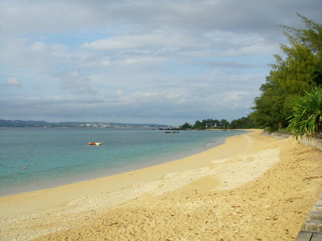ホテルの前の海岸。