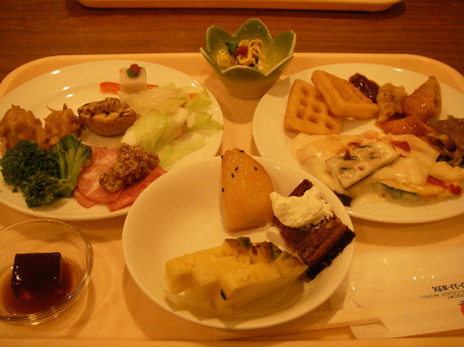 夕食はバイキング。<br />なかなかのお味です。