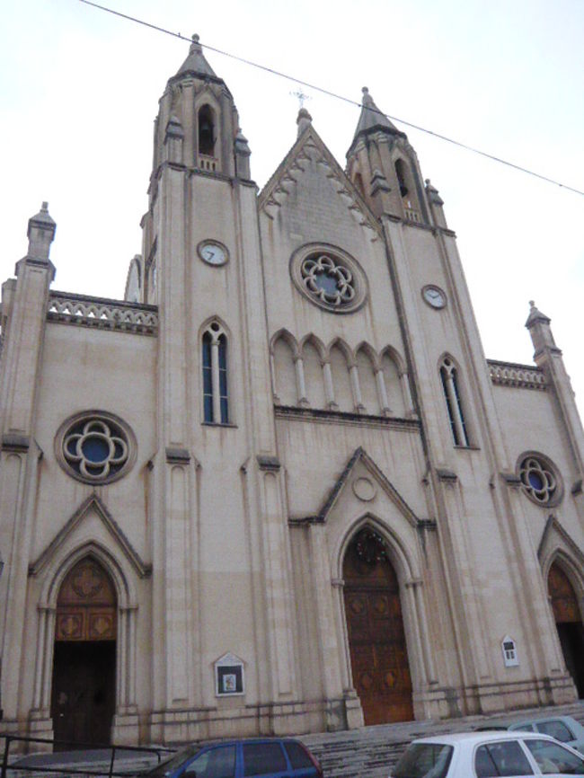 ←◆『サンジュリアンの教会♪』<br /><br />コレはなかなか大きな教会ですね〜