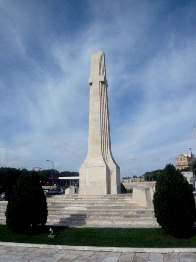 ←◆『バスからの景色♪』<br /><br />所々にこんな場所を通過して