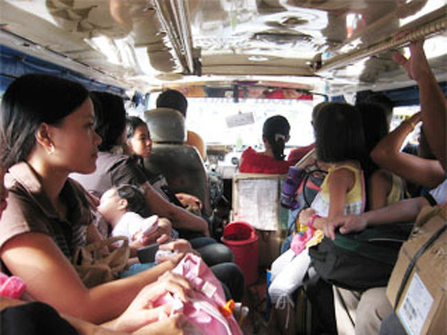 イロイロからミアガオまでは、ジプニーで５０分ほどでした。