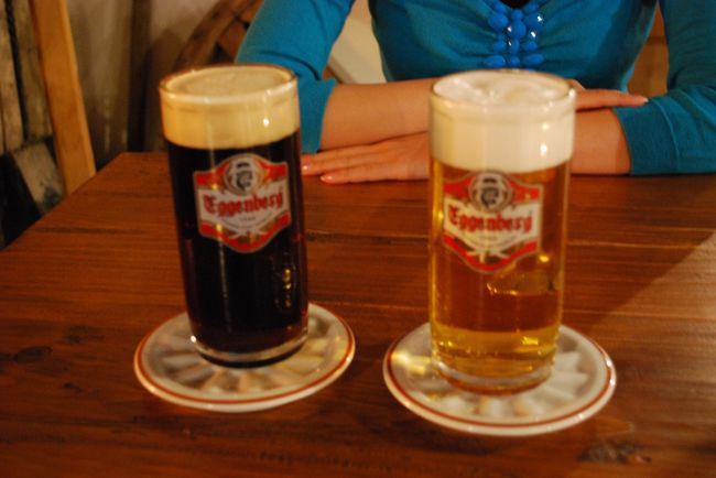 チェスキークルムロフのビール、エッゲンベルグ。<br />エッゲンベルグ醸造所も町の中にあります。おいしかった！<br /><br />0.3L　各30CZK(\200)安い！！