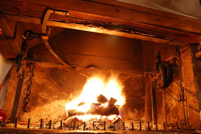 暖炉の真横の席に案内してもらいました。<br />冷えていた体があたたまったー。