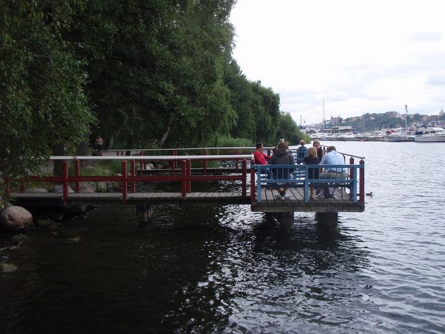 地元の方たちがまったりしていたり・・・