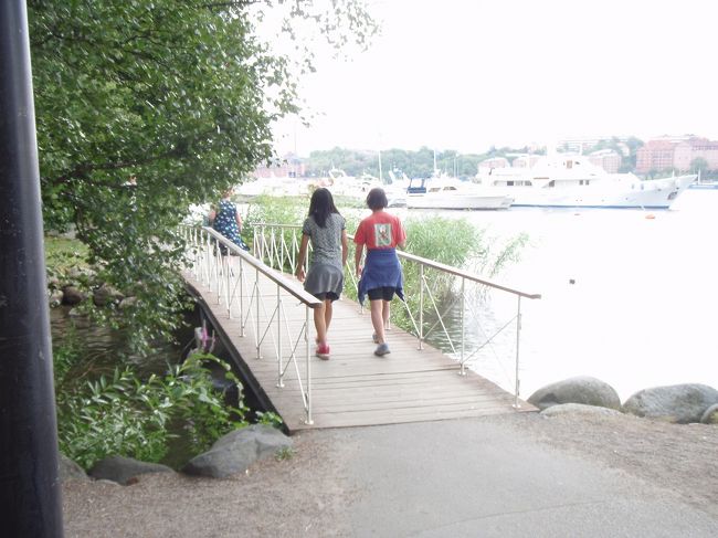 「なーんかいいよねー」なんて言いながら来た道を戻ります。