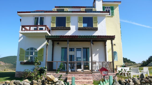 玄関周り、３階建てなのでしょうか？<br />それとも屋根裏付？