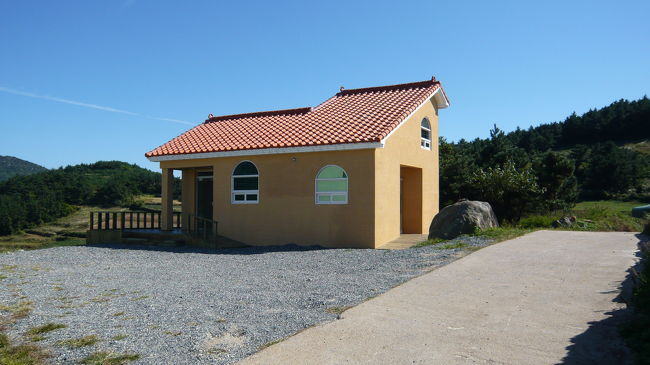 近くには新設のトイレ。