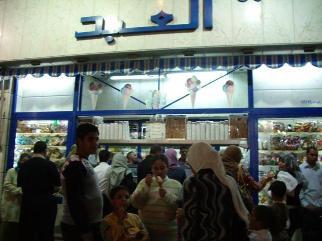 木曜日は人がいっぱい！