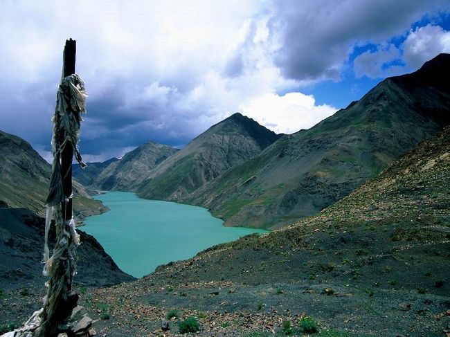 ヤムドゥク（羊卓雍）湖