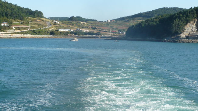 フェリーからも、丘の上の家が見えていました。