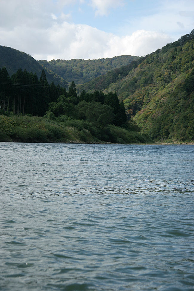山形県の『母なる川 最上川』<br /><br />松尾芭蕉---<br />【五月雨をあつめて早し最上川】