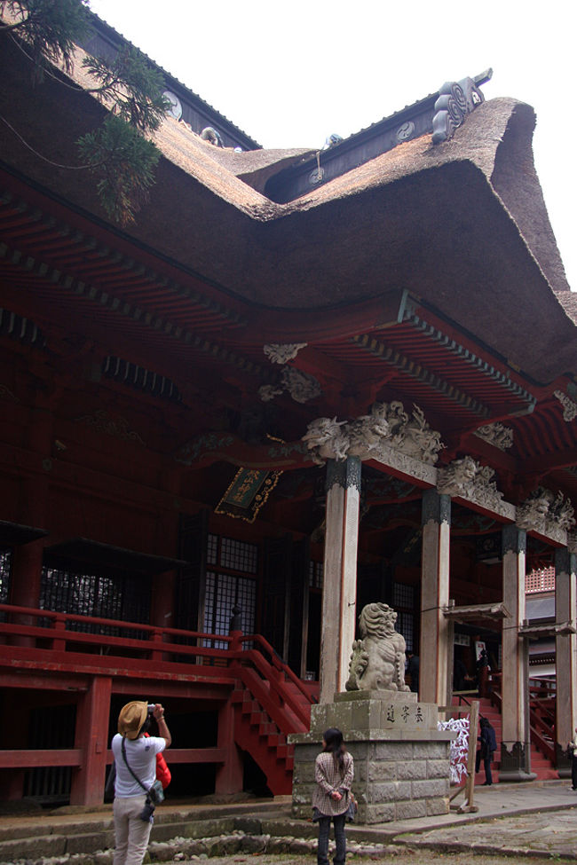 【出羽三山神社/三神合祭殿】<br />屋根の厚みが半端じゃないです!<br />このスケールの大きさは、実際に見ると鳥肌が立ちました。