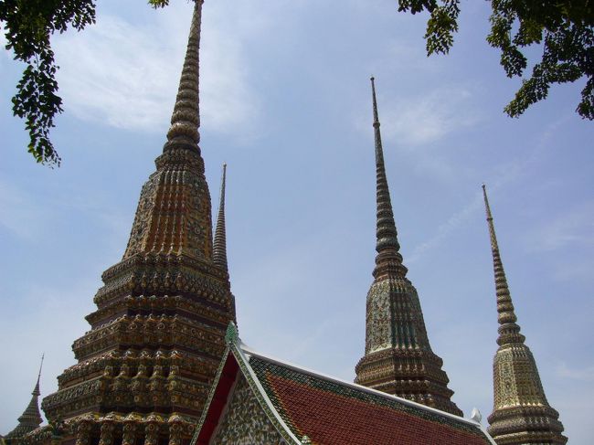 さてさて、お次はワット・ポーへ。<br />こちらも、バンコク観光のド定番ですね。<br />私にとっては、7年ぶり2度目の訪問。