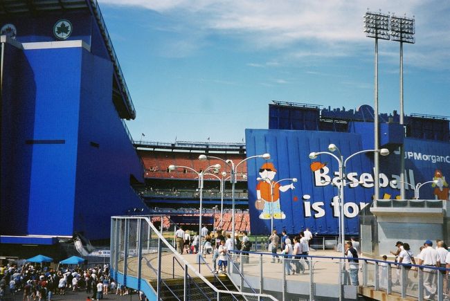 「ニューヨーク･メッツ vs モントリオール･エクスポズ」at シェイ･スタジアム<br /><br />※ Embassy CESのアクティビティで、人生2度目のメジャーリーグ観戦！ 前回と同一カードでまたしても消化試合…。