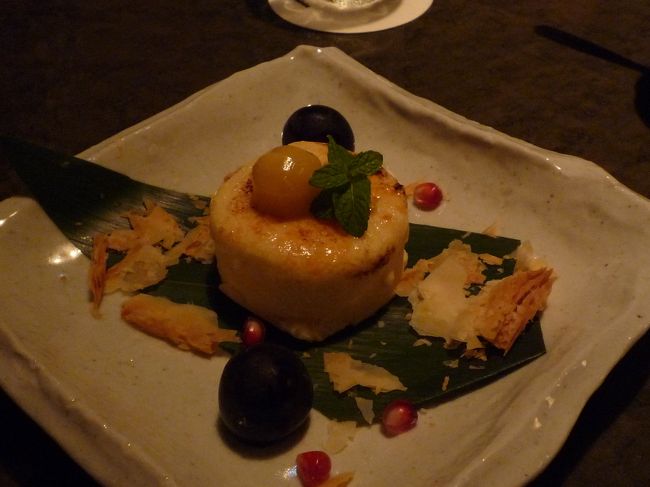 で、デザート。<br />って、その間にも色々食べましたよ〜。<br /><br />