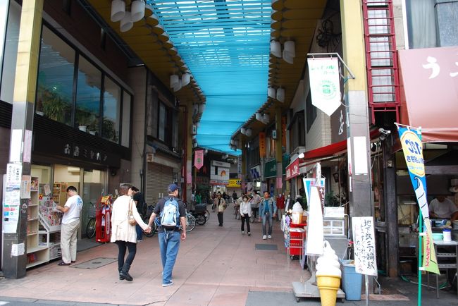 都電荒川線の始発駅の三ノ輪周辺です。懐かしい雰囲気のある商店街があり、ほのぼのした空気に包まれています。<br />国際都市TOKIOではない、こういう東京も良いものです。
