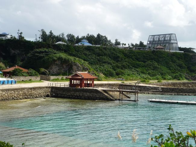 gala青い海前のビーチ