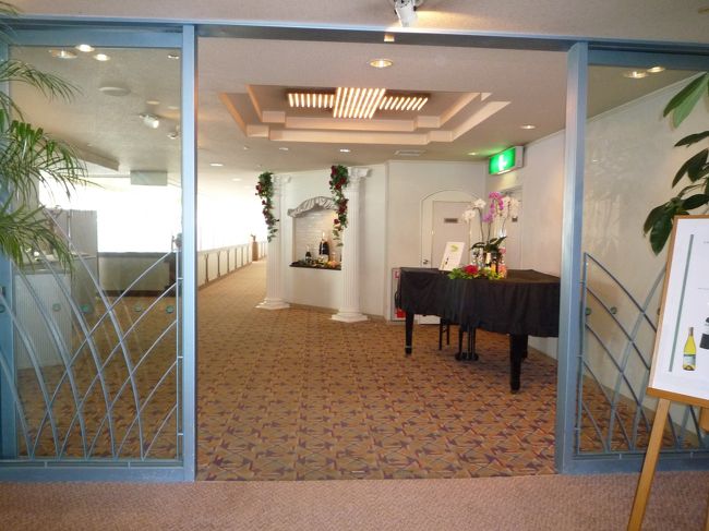 １３階　レストランラファール<br /><br />ココは朝食会場でした。