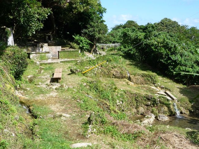 土曜日の昼ごろでしたが<br /><br />私達以外　だれもいなかった。<br /><br />景色もいいし　静かで癒されました