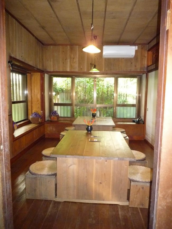 おもむきの違う部屋がいっぱいあります。<br /><br />沖縄の民家といった感じの造りになってます