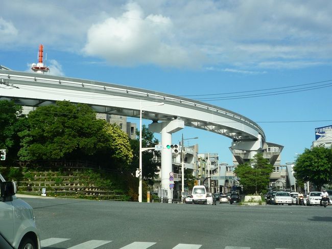 ゆいレール首里駅そば<br /><br />ゆいレールが来ないかな〜とシャッターチャンス<br /><br />ねらってまっていたが　こない…