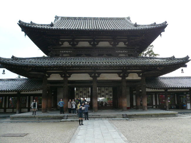 中門の裏手の様子です。もっとしっかり見ておけば.......多分そんな事してたら時間がなんぼあっても足りません。だから美術館みたいにお好きな方は何度も足を運ぶんでしょう。