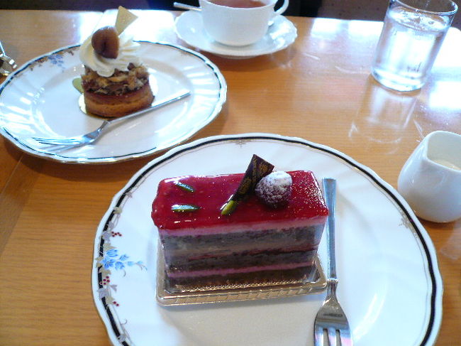 有名ドコの2つはパスして、タルトマロンとアンティムを頂きます。個人的には時間調整にもぴったりの場所でケーキもおいしかったので大満足でした。想定していた調整時間と駐車場サービス券の時間がほぼ同じだったので助かります♪♪