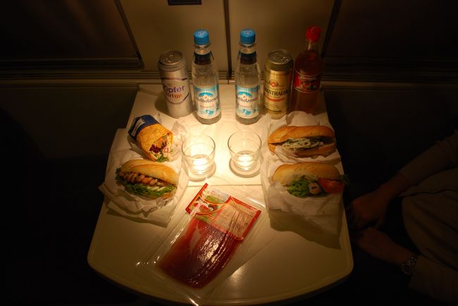 電気を消したらこんな感じ。