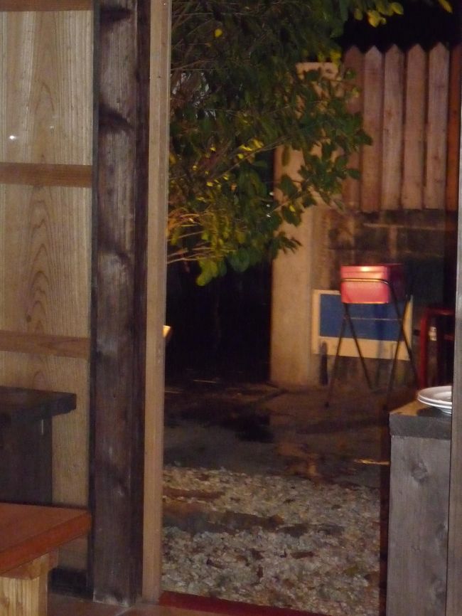 とてもステキなお店です<br /><br />お店の前のかじゅまるの木がライトアップされていて<br /><br />雰囲気のあるお店<br /><br />スタッフの方が　すぐお出迎えしてくださいました。<br />