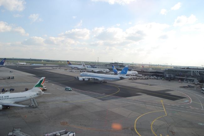 市内観光を終えて、昼過ぎにはもう空港へ戻ってきました。