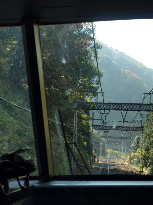 ロマンスカーの最前列で、箱根へ向かいます！<br /><br />線路は続くよ、どこまでも。。。