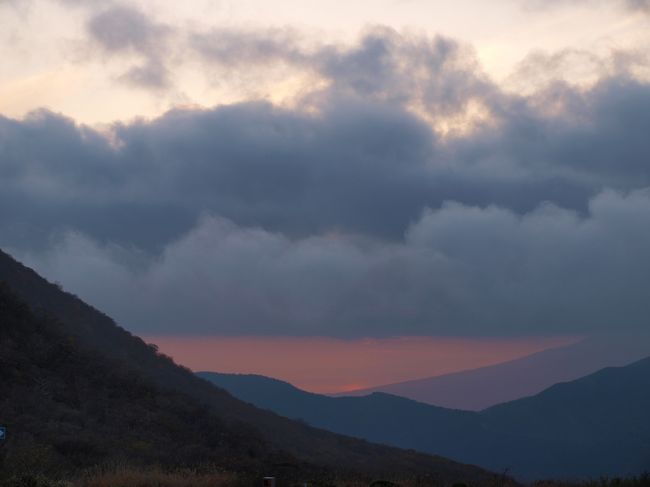 夕暮れの富士山（の裾野）。