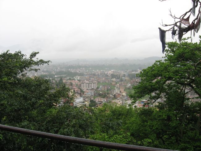あいにくの空模様でこんな感じになってしまいましたが、乾期の天気がいい日には非常に見晴らしがいいんじゃないかと思いました。