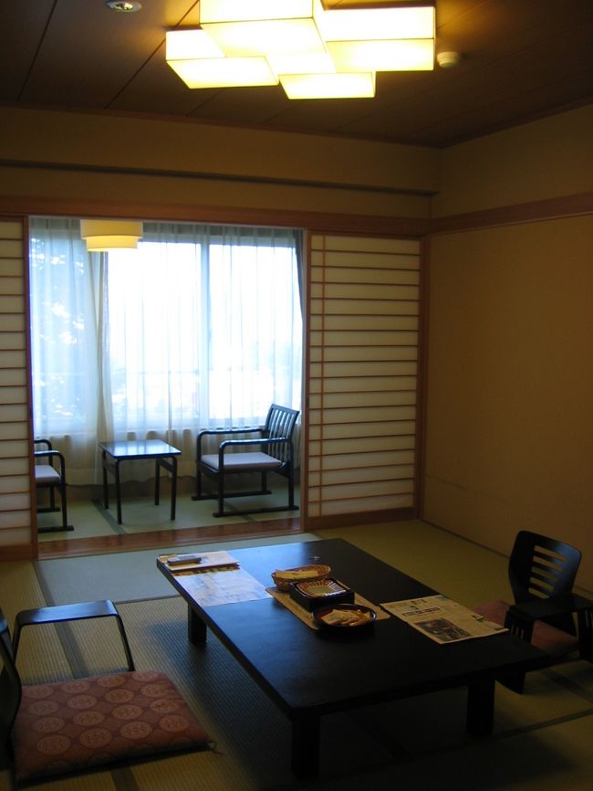 一見、古そうですが<br /><br />お部屋はリニューアルされたのか<br />きれいで快適♪