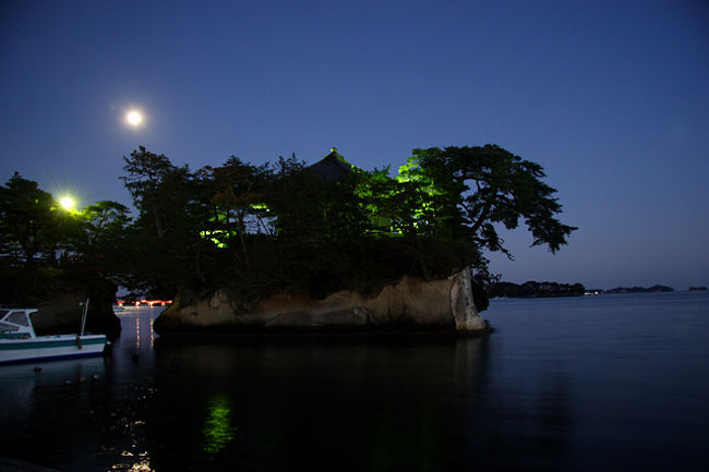 ライトアップされた五大堂です。